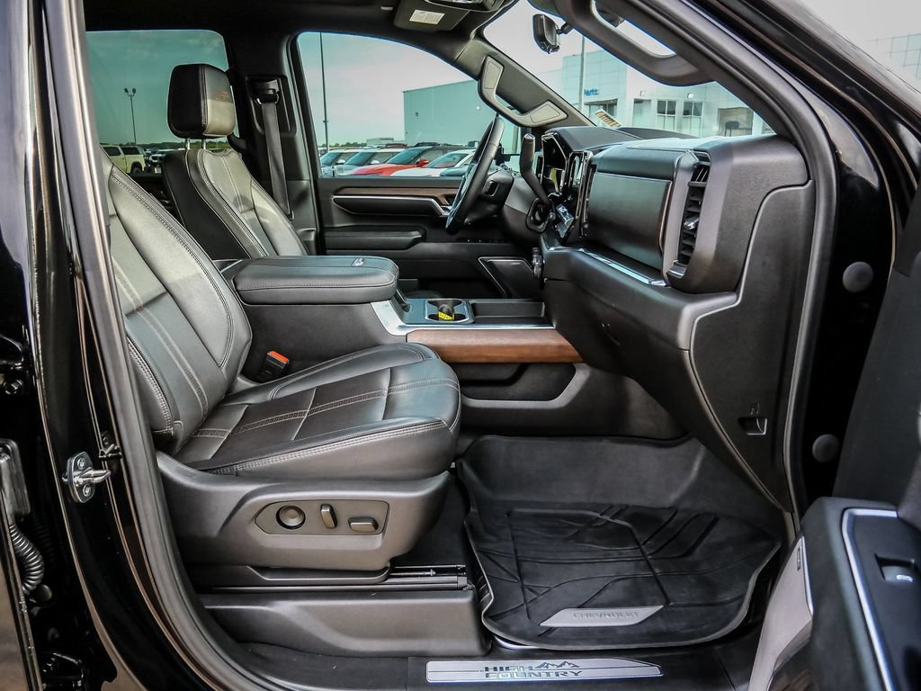Used 2024 Chevrolet Silverado 2500 High Country w/ High Country Premium Package AWD/4WD image 20
