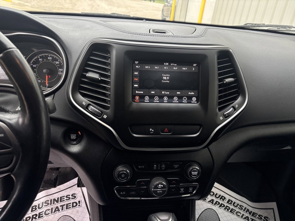 Used 2020 Jeep Cherokee Latitude Plus w/ Cold Weather Group image 18