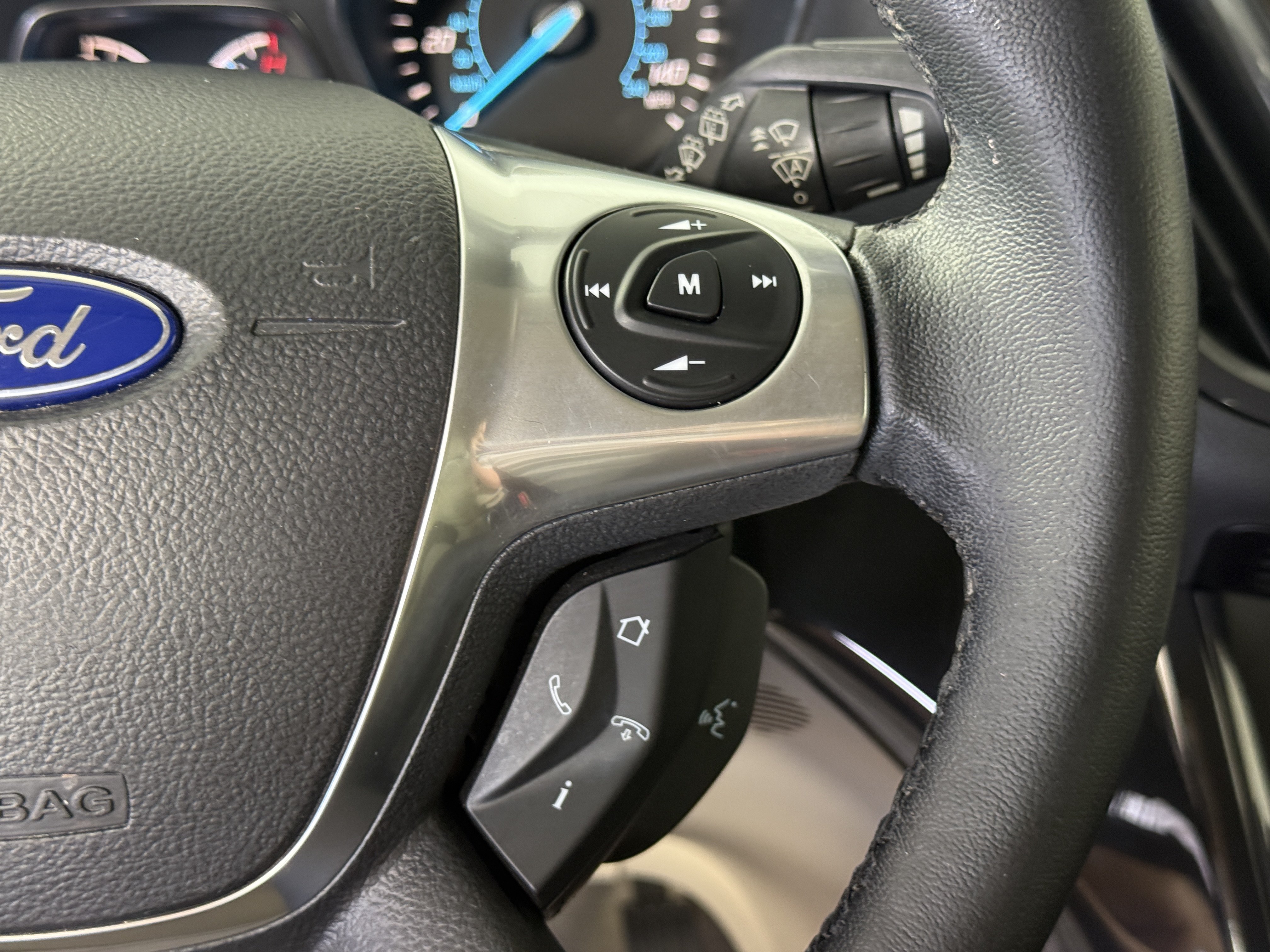 Used 2014 Ford Escape Titanium w/ Equipment Group 401A FWD image 29