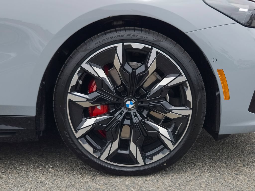 New 2027 BMW 550e xDrive w/ Executive Package AWD/4WD image 7