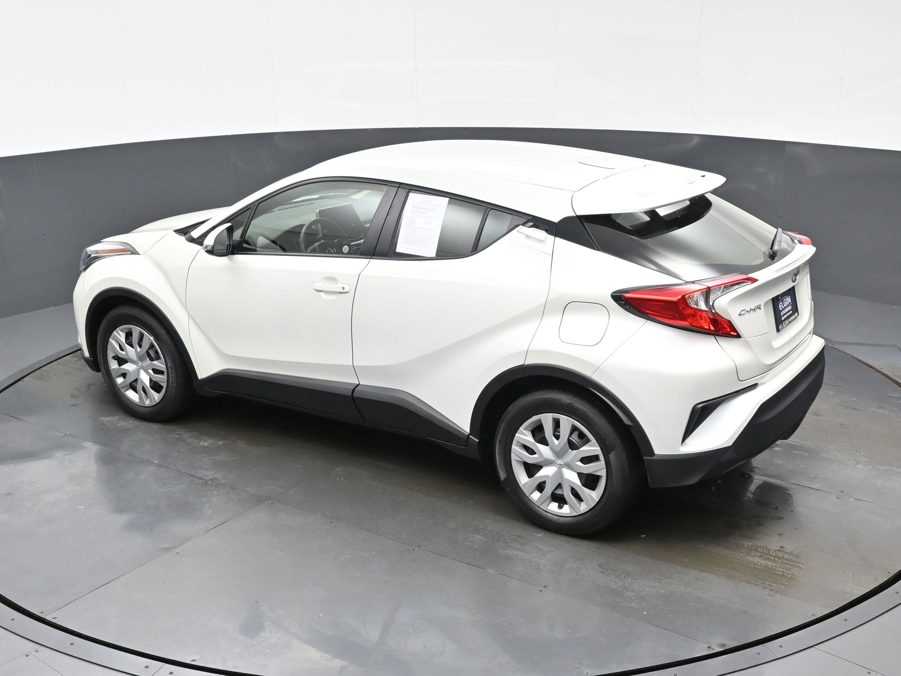 Used 2021 Toyota C-HR LE image 31