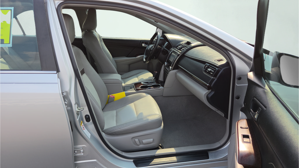 Used 2013 Toyota Camry XLE w/ Leather Pkg FWD image 49