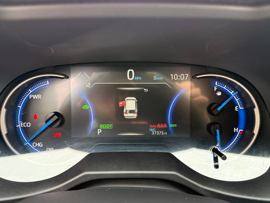 Certified 2025 Toyota RAV4 XLE image 33