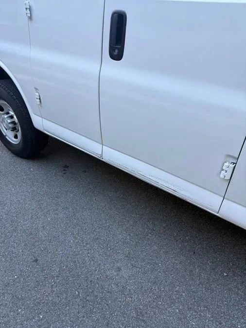 Used 2015 Chevrolet Express 2500 image 8