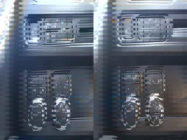 Used 2023 GMC Yukon AT4 image 30