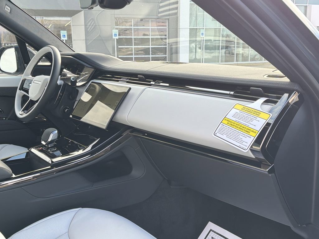 New 2026 Land Rover Range Rover Sport Dynamic SE image 18