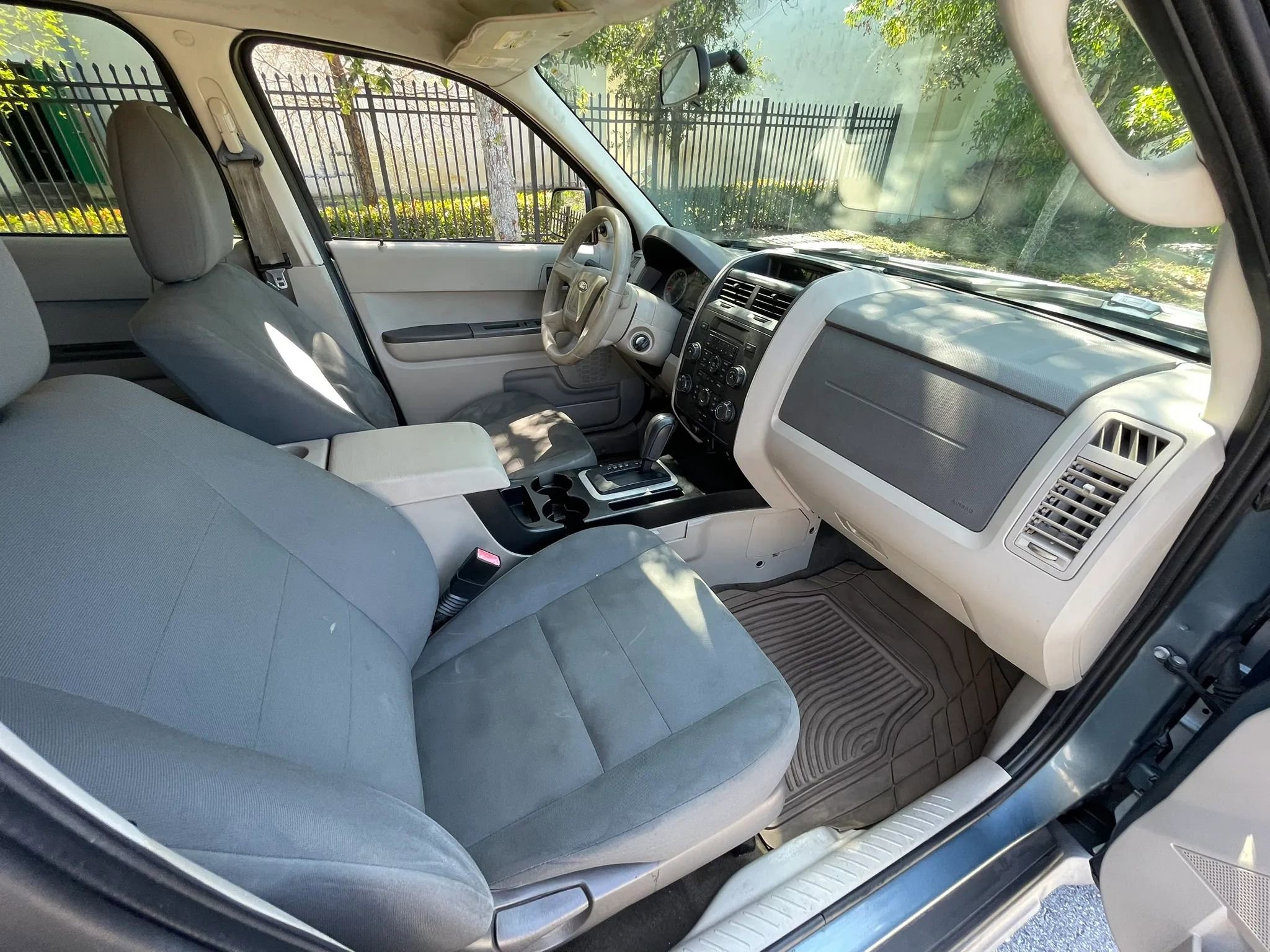 Used 2010 Ford Escape XLS FWD image 22