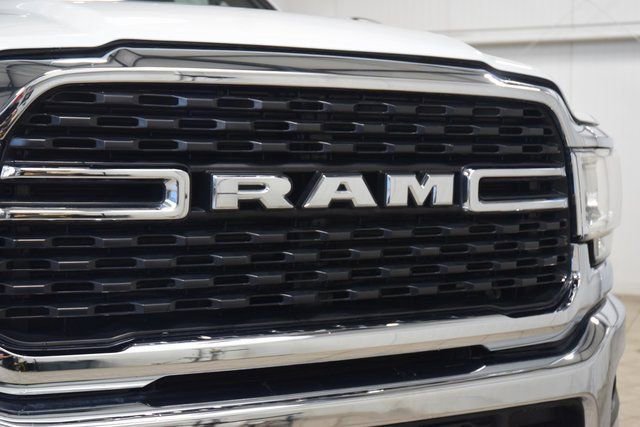 Used 2024 RAM 3500 SLT w/ Quick Order Package 2YG SLT AWD/4WD image 5