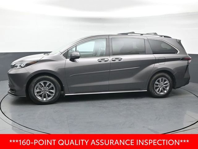 Certified 2024 Toyota Sienna LE w/ LE Plus Package image 2