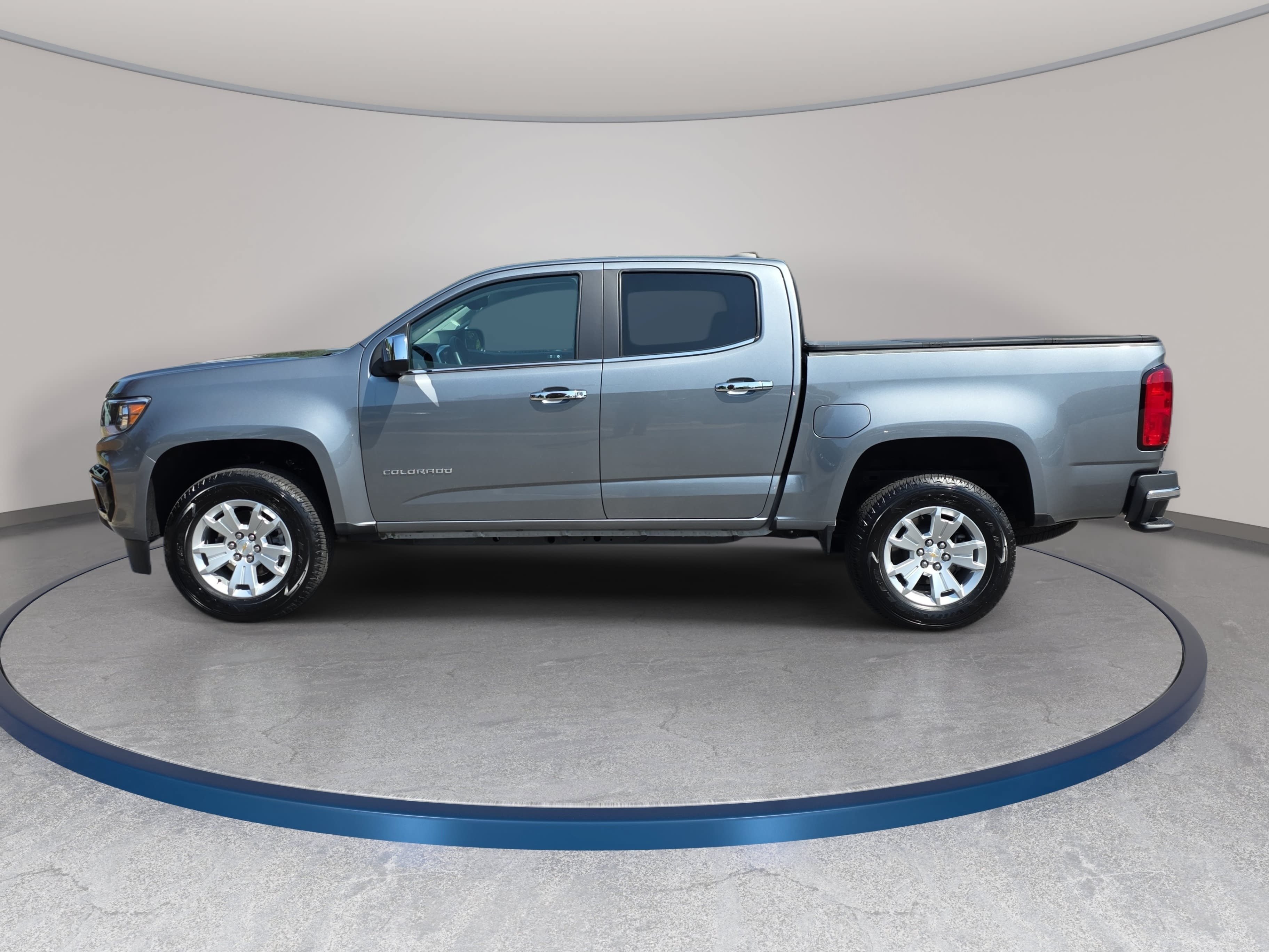 Used 2022 Chevrolet Colorado LT w/ Luxury Package RWD image 8