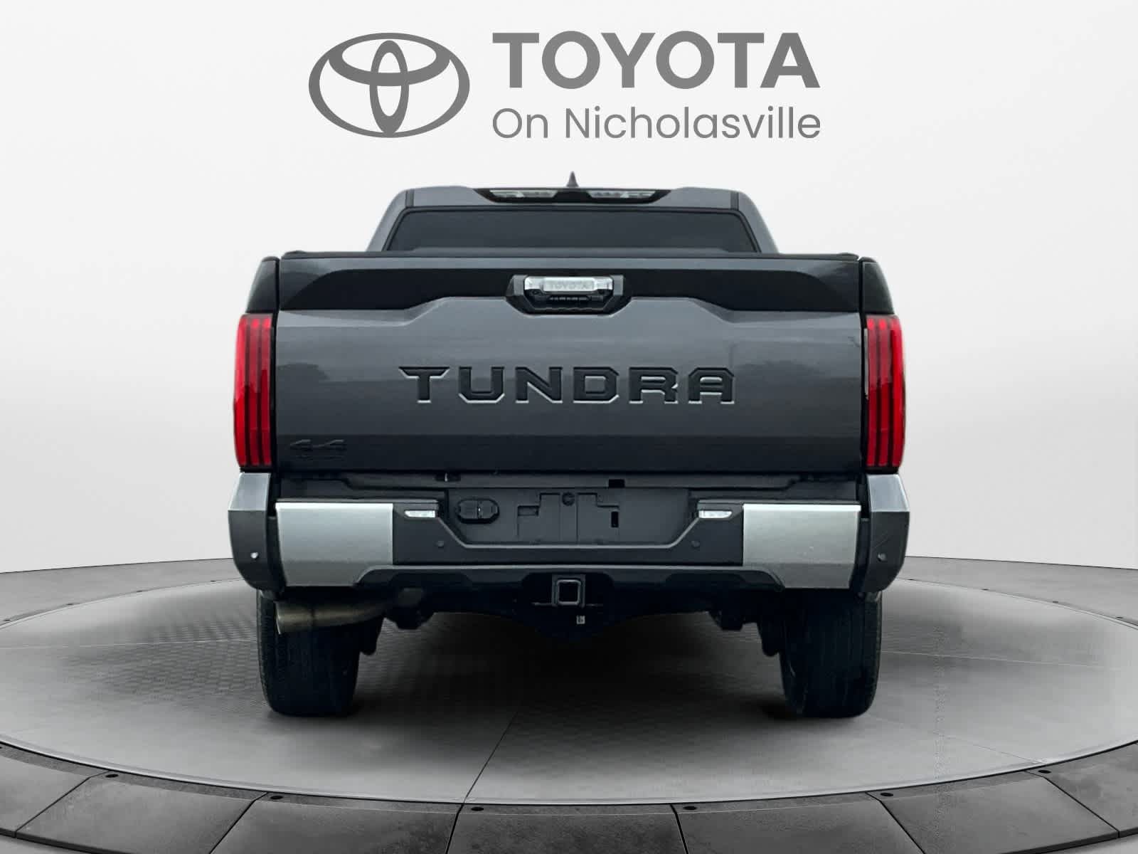Used 2025 Toyota Tundra Limited AWD/4WD image 4