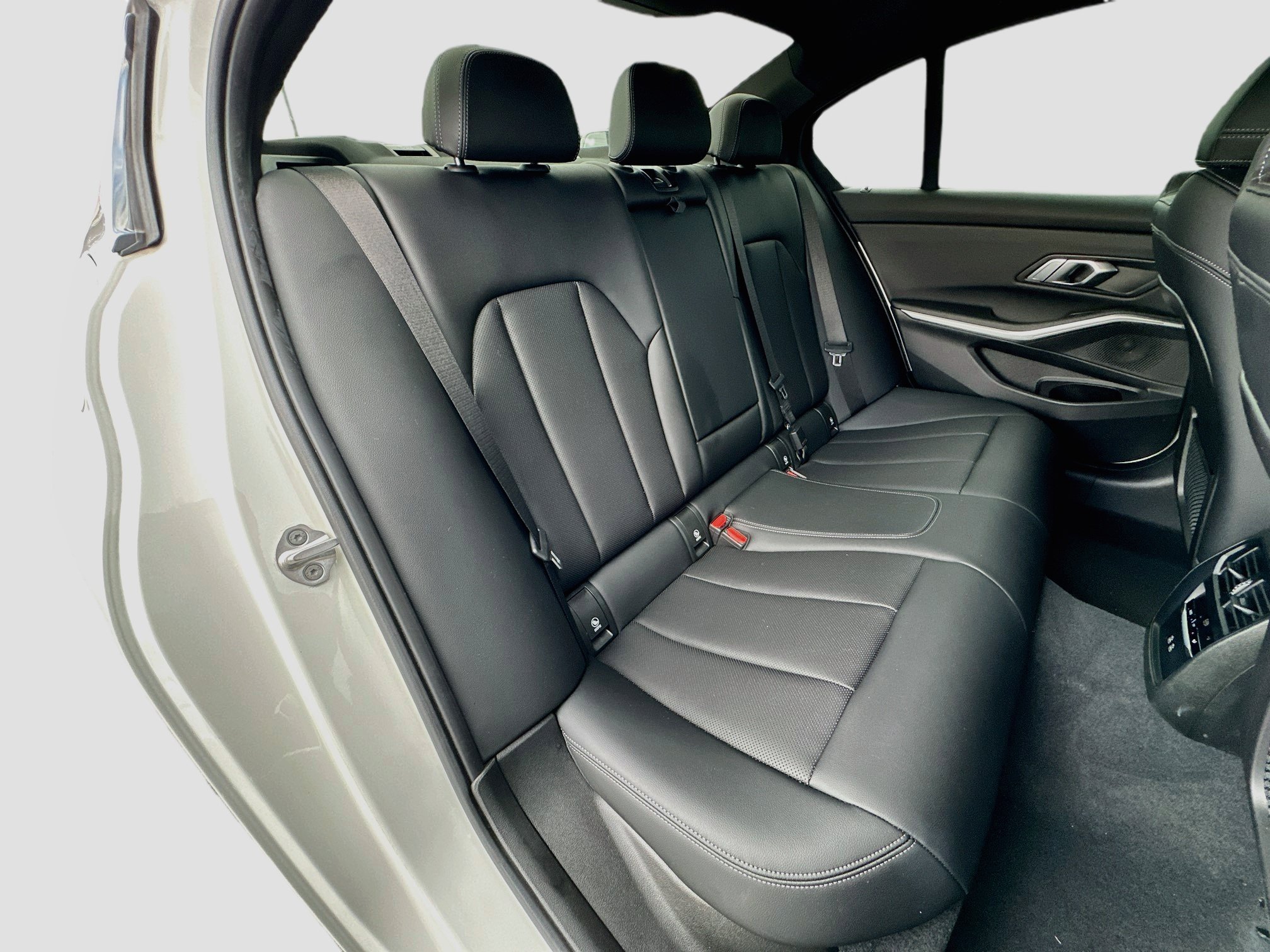 Certified 2023 BMW 330i Sedan w/ Convenience Package RWD image 27