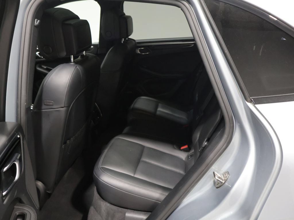 Used 2019 Porsche Macan AWD/4WD image 17