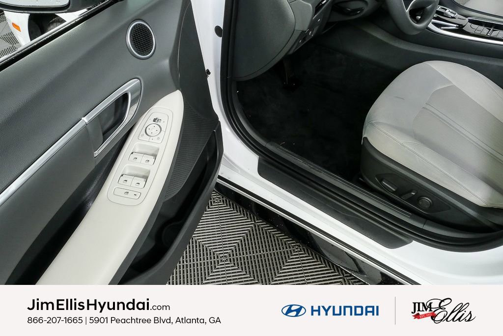 Certified 2023 Hyundai Sonata SEL w/ Cargo Package image 12