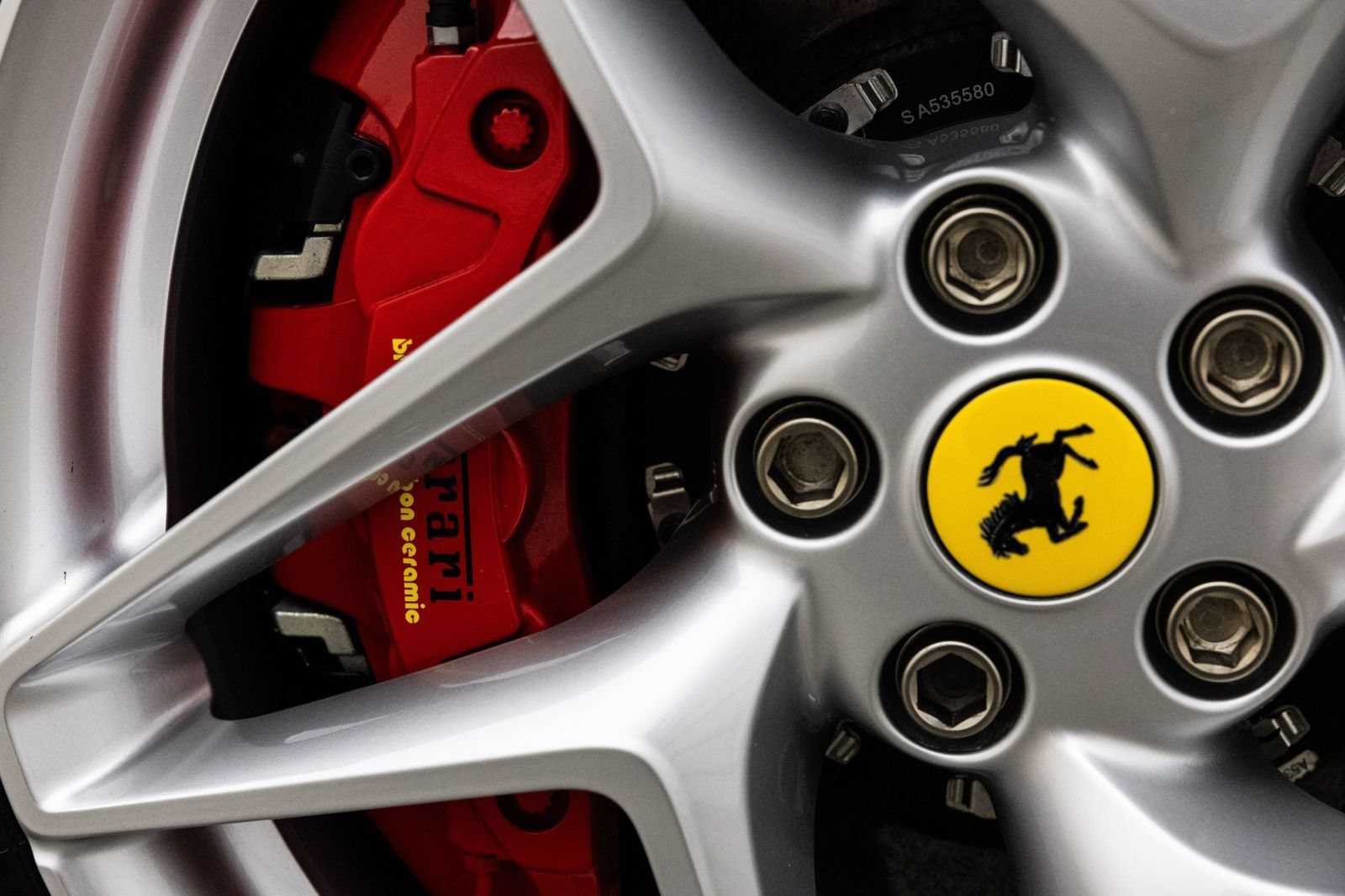 Used 2021 Ferrari F8 Tributo RWD image 16