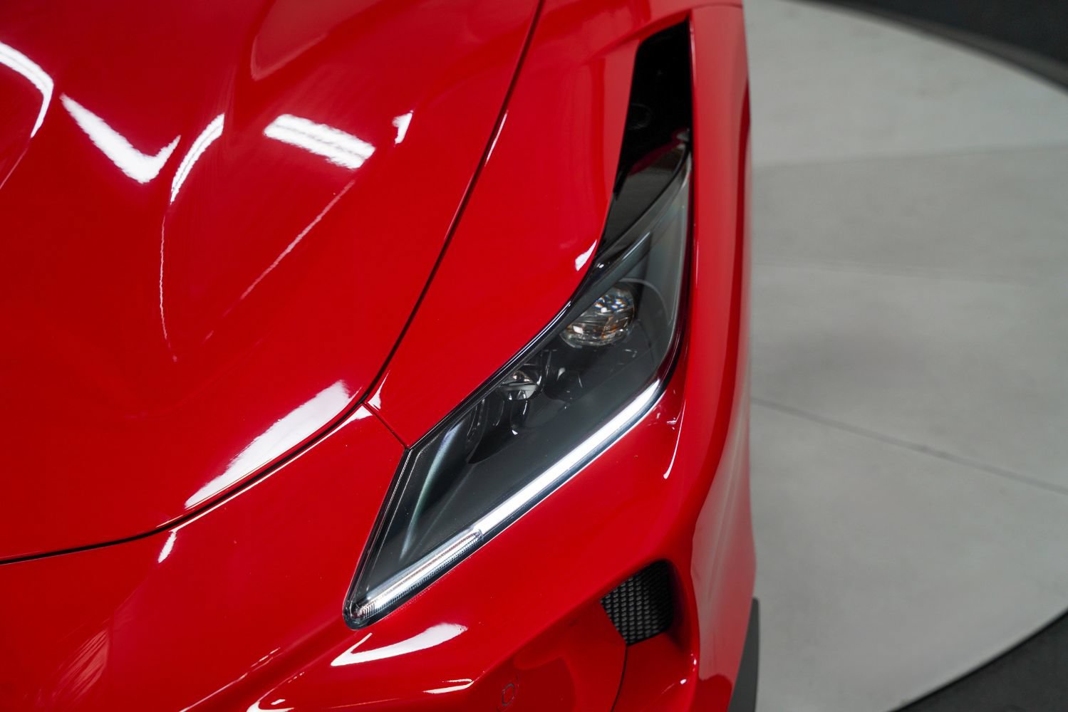 Used 2023 Ferrari F8 Tributo RWD image 14