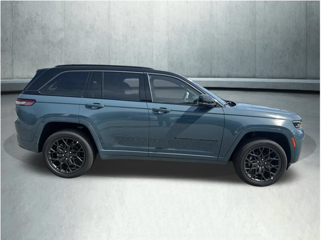 New 2026 Jeep Grand Cherokee Summit w/ Obsidian Package AWD/4WD image 3