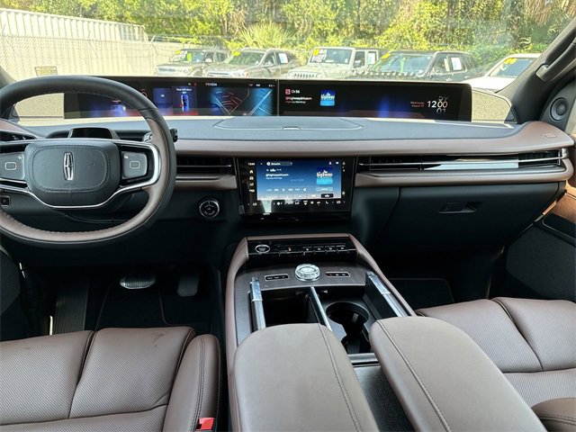 New 2025 Lincoln Navigator L Reserve image 18