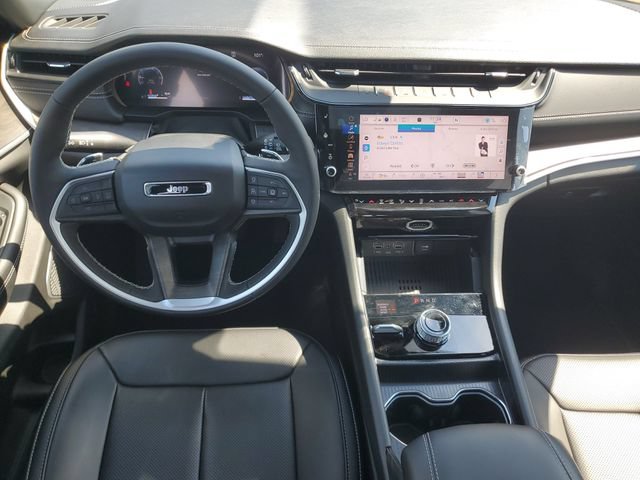 New 2026 Jeep Grand Cherokee L Limited w/ Luxury Tech Group II AWD/4WD image 13