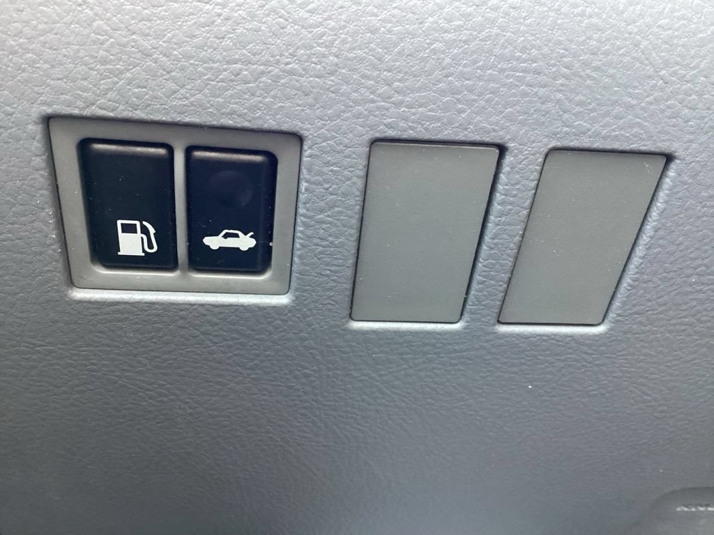 Used 2005 Toyota Avalon FWD image 19