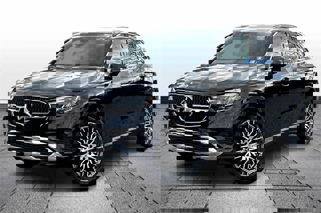 Certified 2025 Mercedes-Benz GLC 300 4MATIC image 4