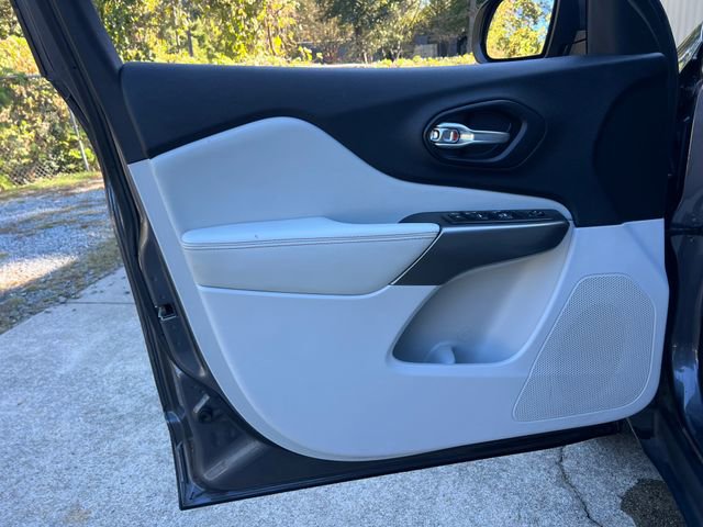 Used 2021 Jeep Cherokee Latitude Lux image 10