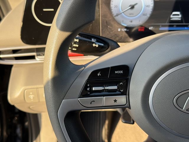 Used 2024 Hyundai Elantra SEL image 25