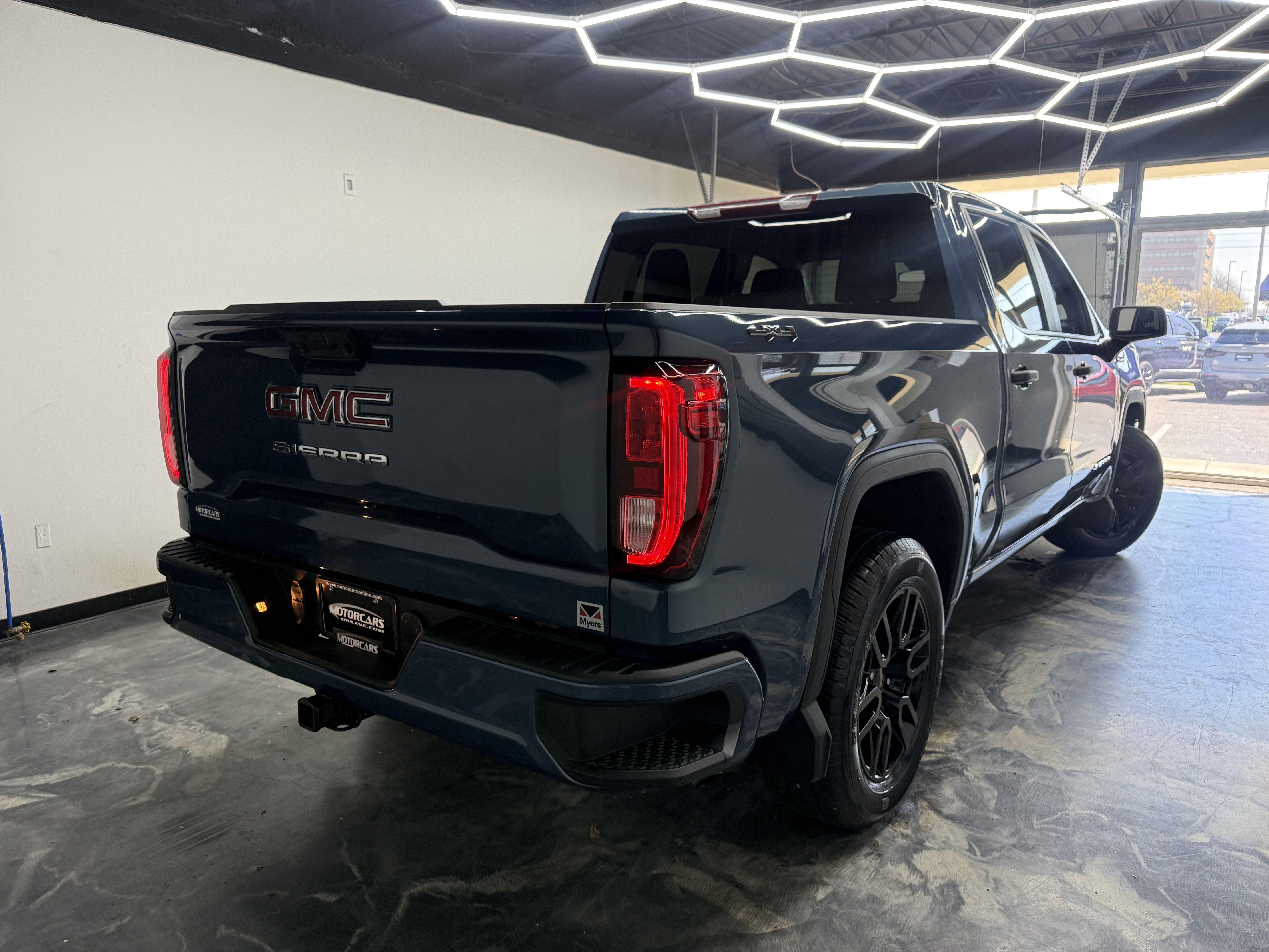 Used 2024 GMC Sierra 1500 Pro w/ Graphite Edition AWD/4WD image 4