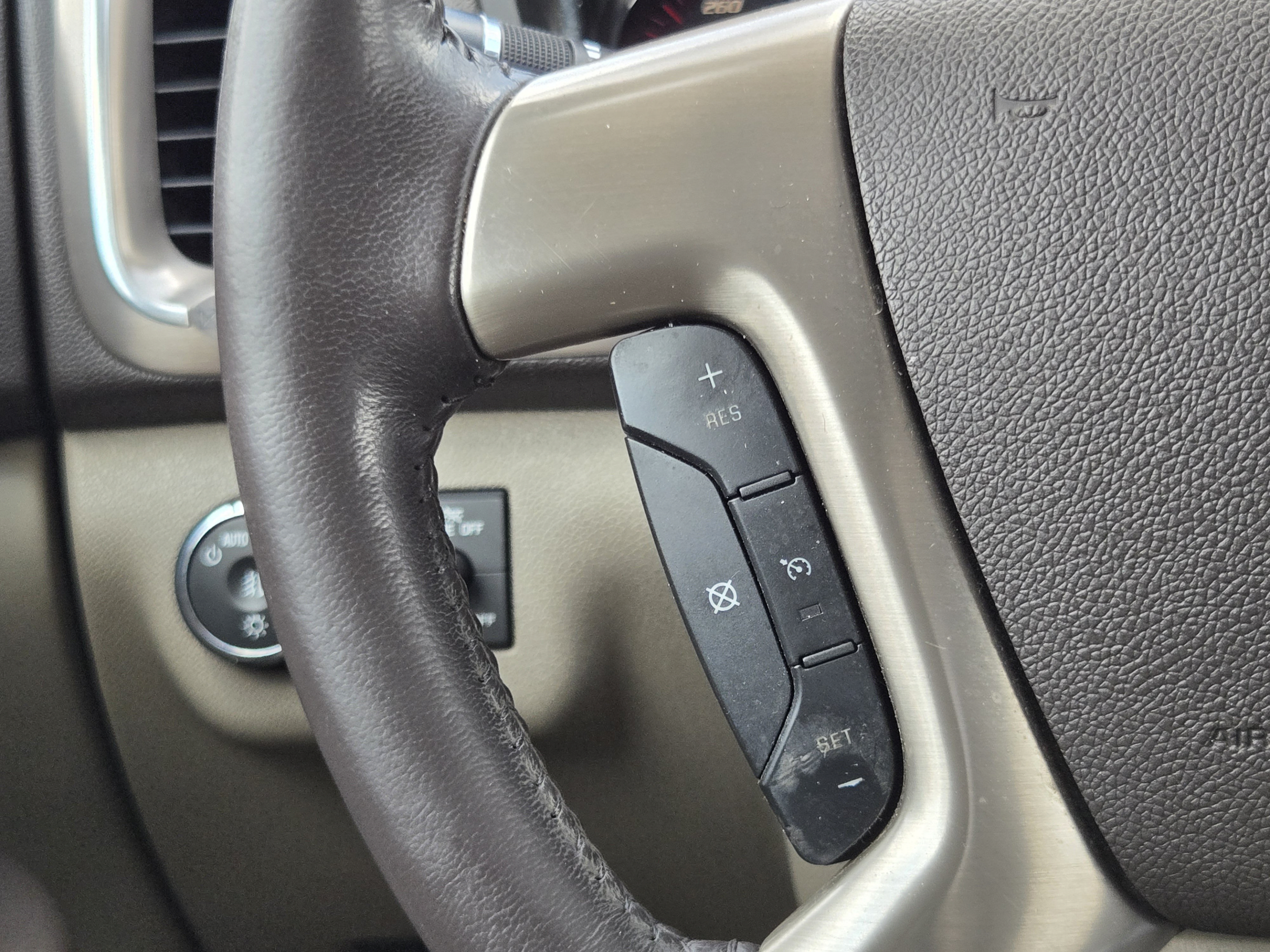 Used 2014 GMC Acadia Denali FWD image 23