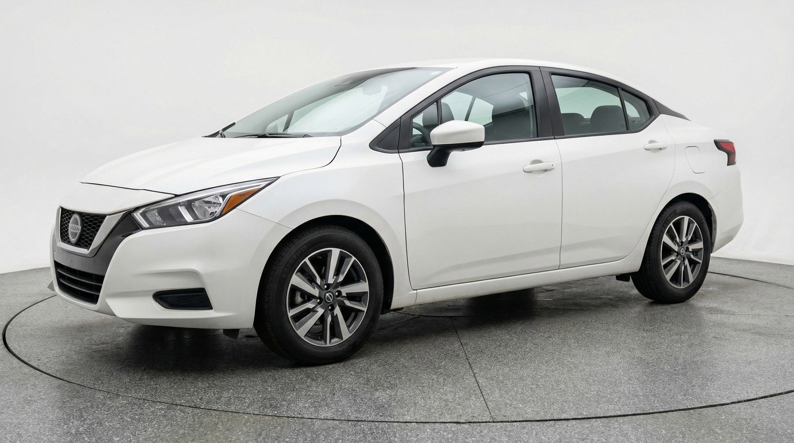 Used 2025 Nissan Versa SV FWD image 3