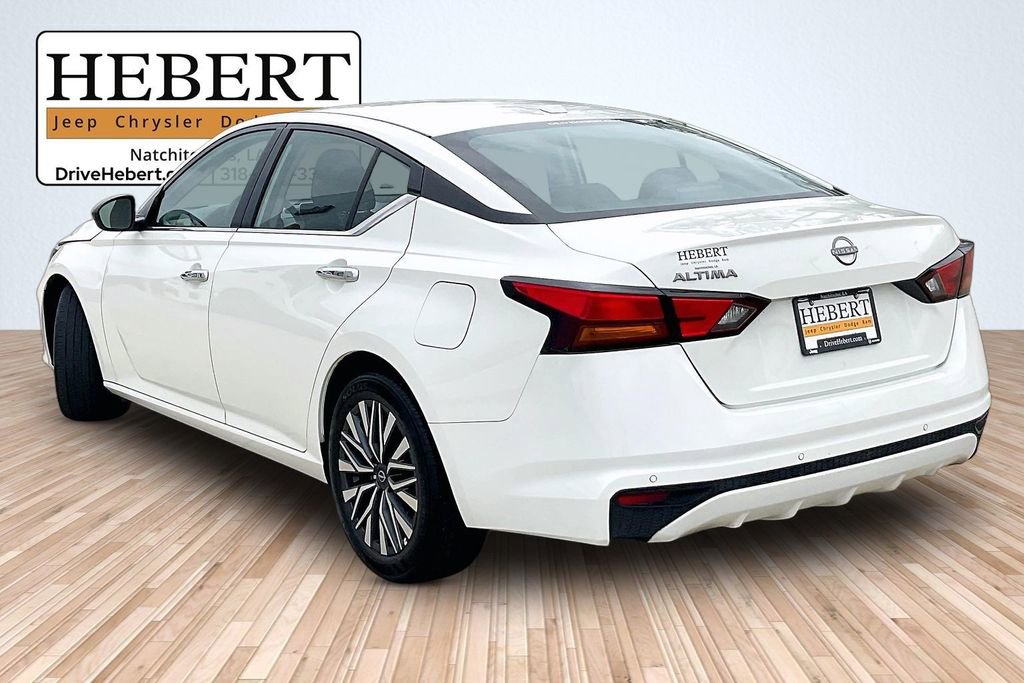 Used 2025 Nissan Altima 2.5 SV image 11