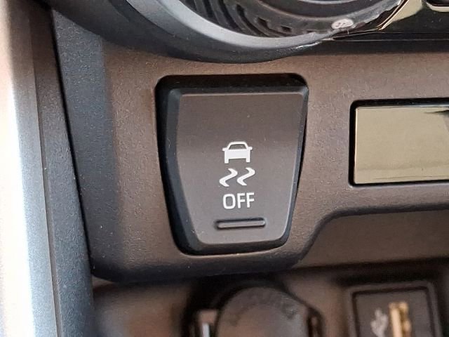 Used 2025 Toyota RAV4 LE AWD/4WD image 22
