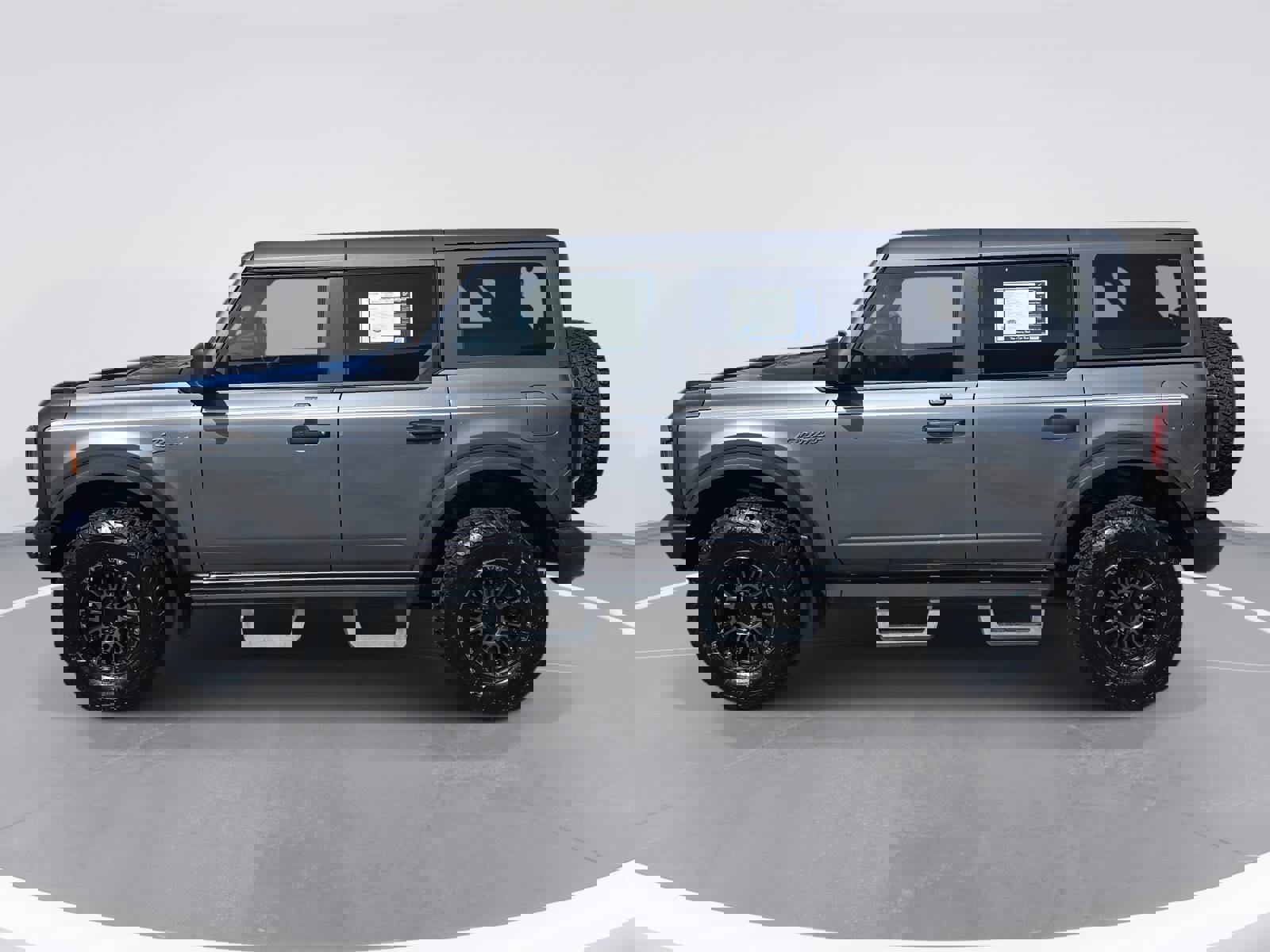 Used 2021 Ford Bronco Badlands image 8