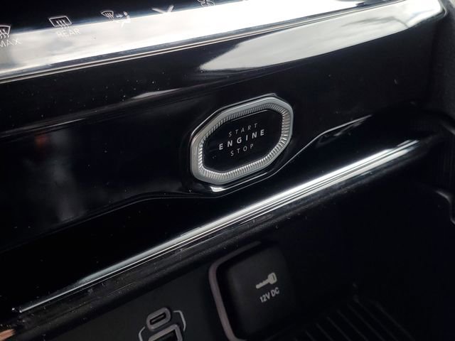 New 2026 Jeep Grand Cherokee Altitude image 19