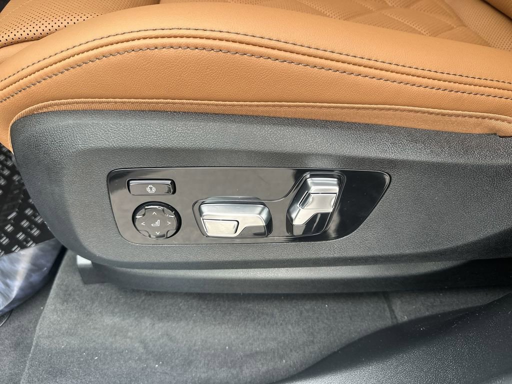 New 2026 BMW X5 xDrive50e w/ Climate Comfort Package image 13