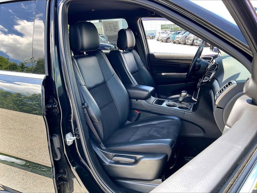 Used 2022 Jeep Grand Cherokee Laredo X AWD/4WD image 10