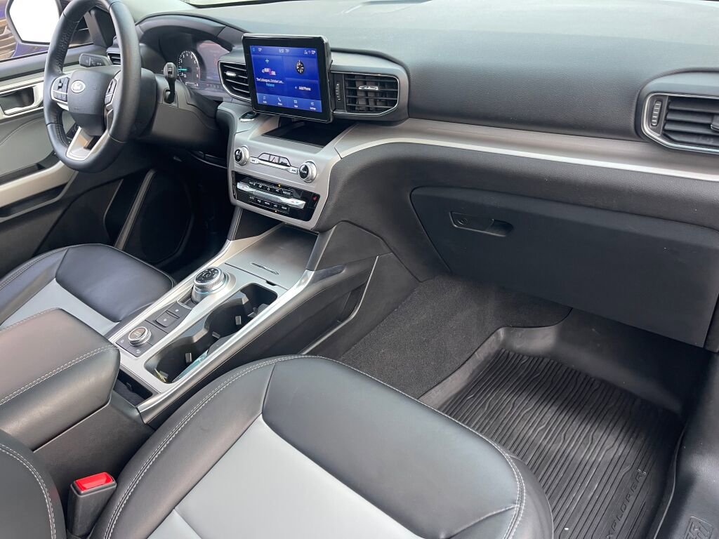 Used 2023 Ford Explorer XLT w/ Equipment Group 202A image 23