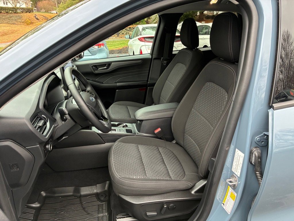 Used 2023 Ford Escape Active w/ Tech Pack #1 AWD/4WD image 18