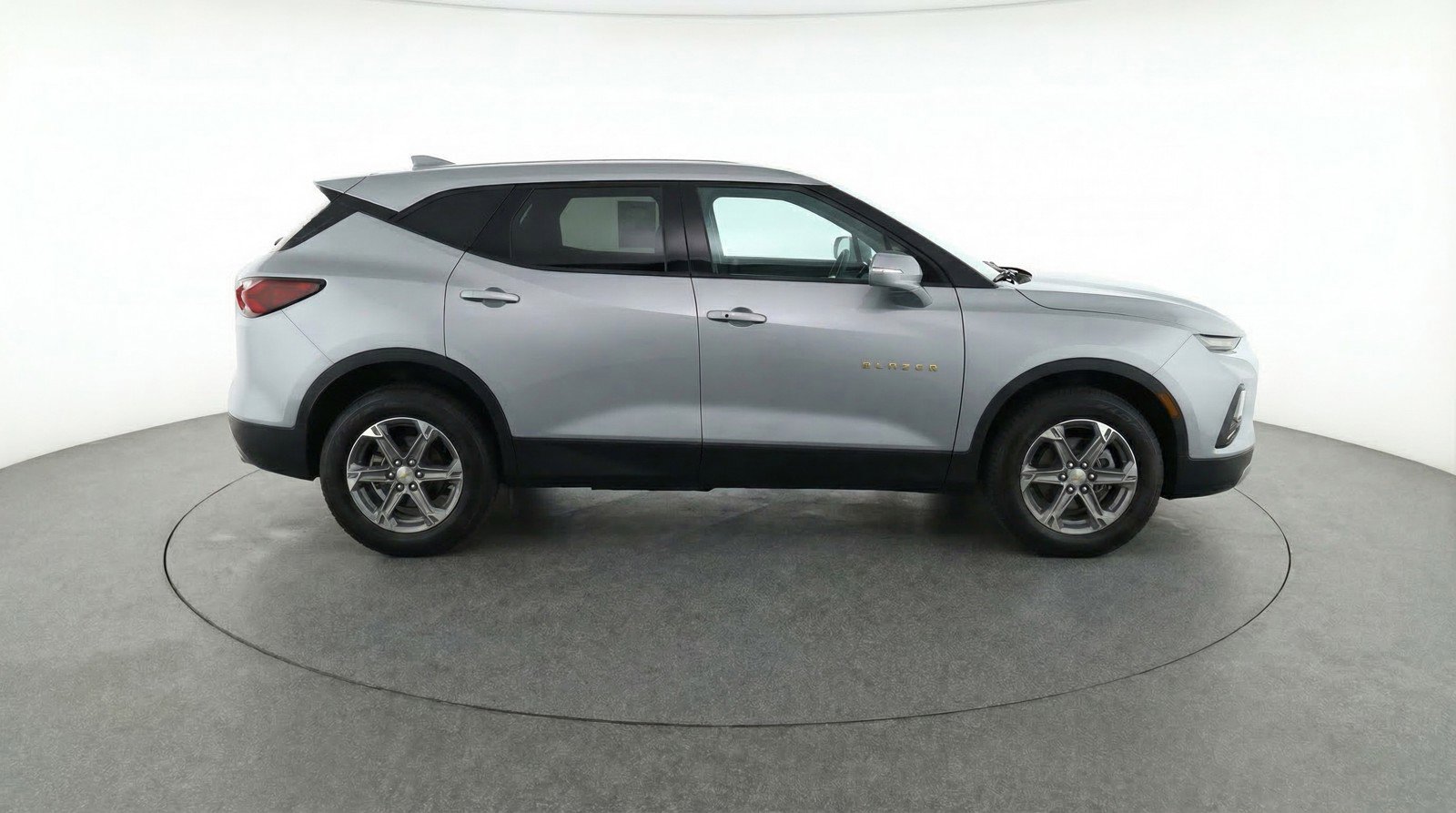 Used 2025 Chevrolet Blazer LT FWD image 11