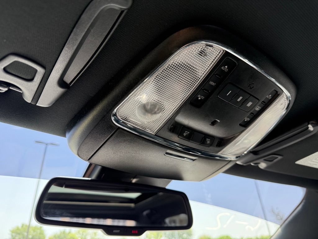 Used 2023 Chrysler 300 C RWD image 19