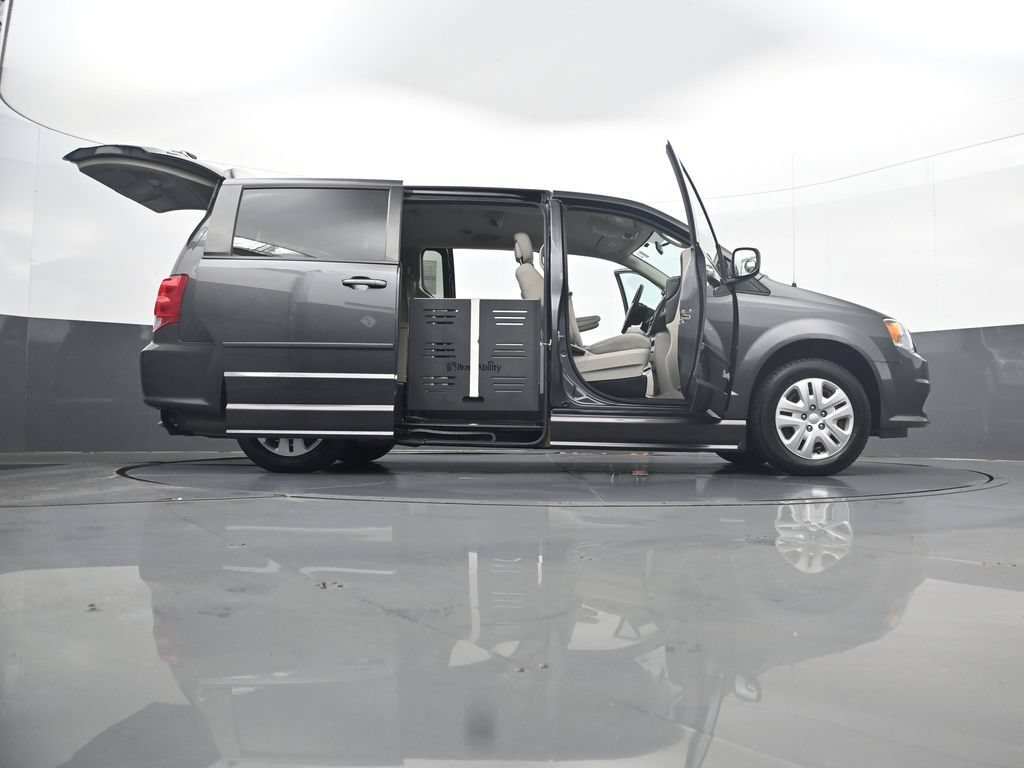 Used 2016 Dodge Grand Caravan SE w/ Quick Order Package 29E SE FWD image 35