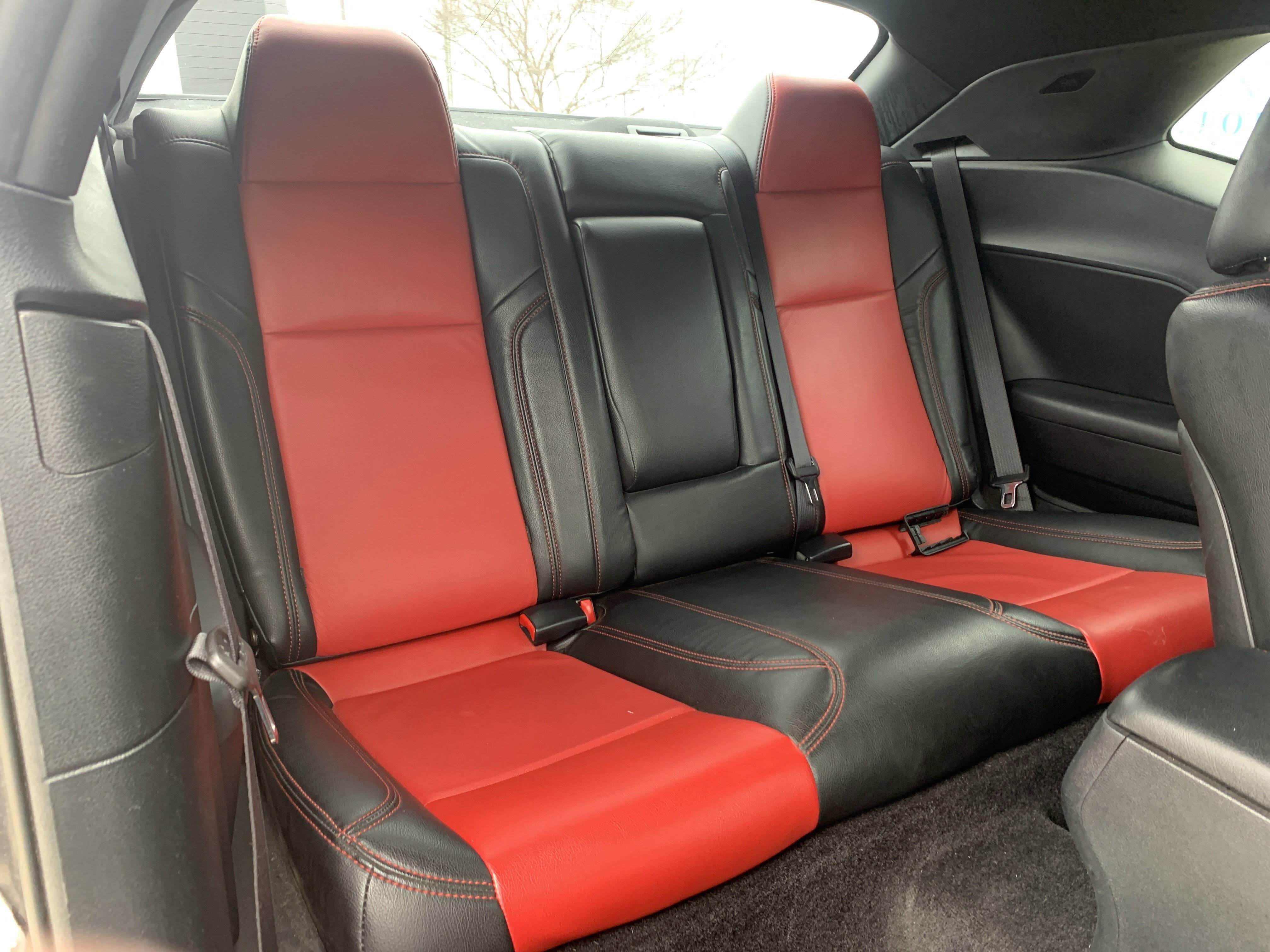 Used 2018 Dodge Challenger SXT image 33