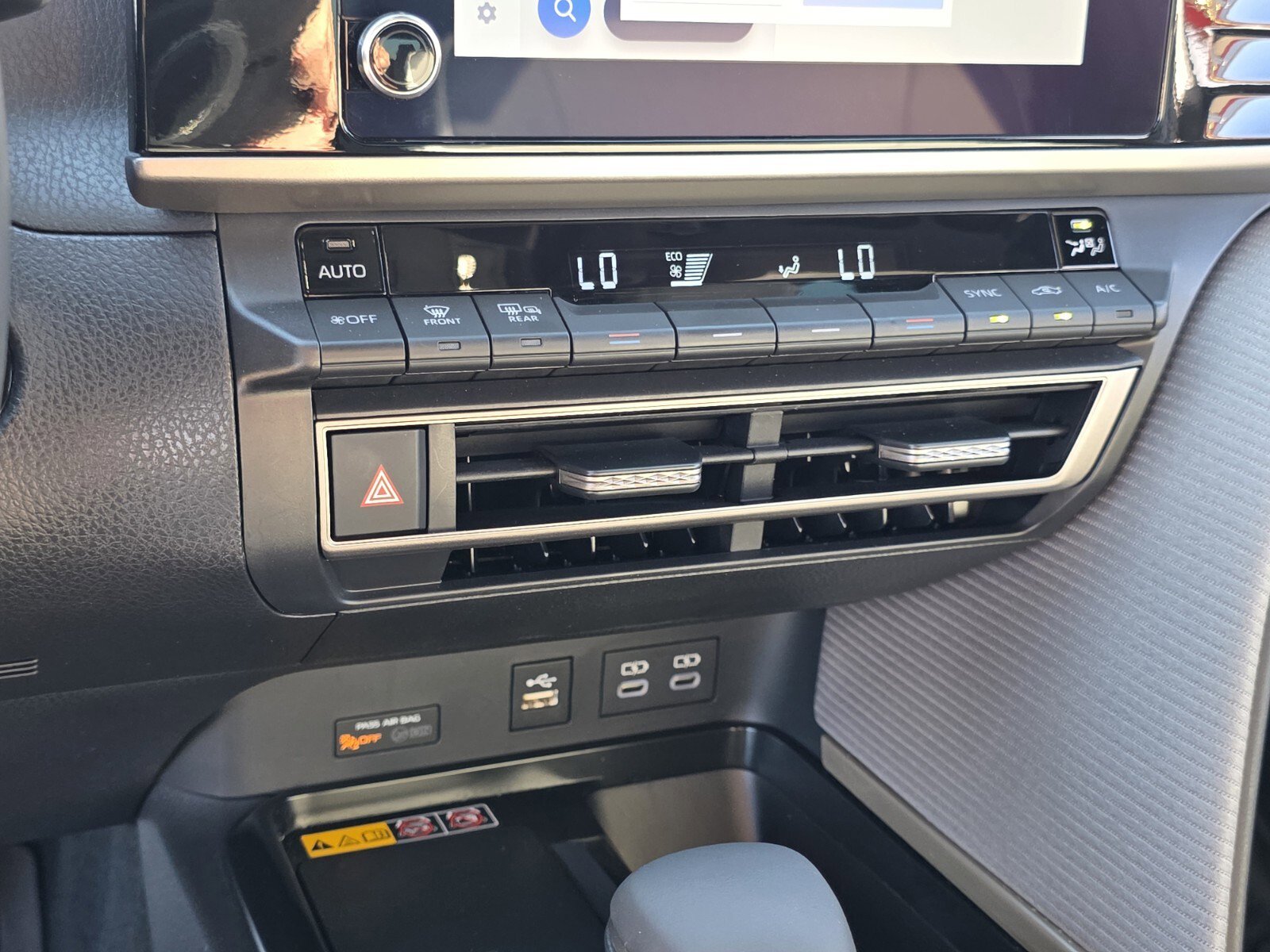 Certified 2025 Toyota Camry SE w/ Convenience Package AWD/4WD image 19