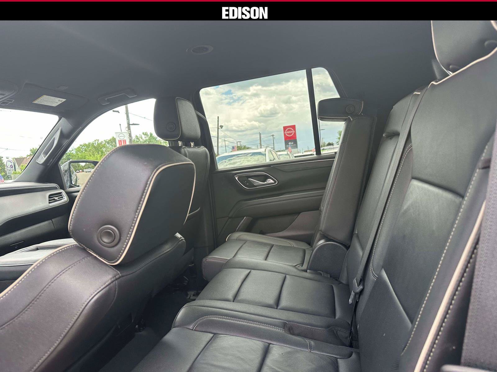 Used 2024 GMC Yukon SLT AWD/4WD image 9