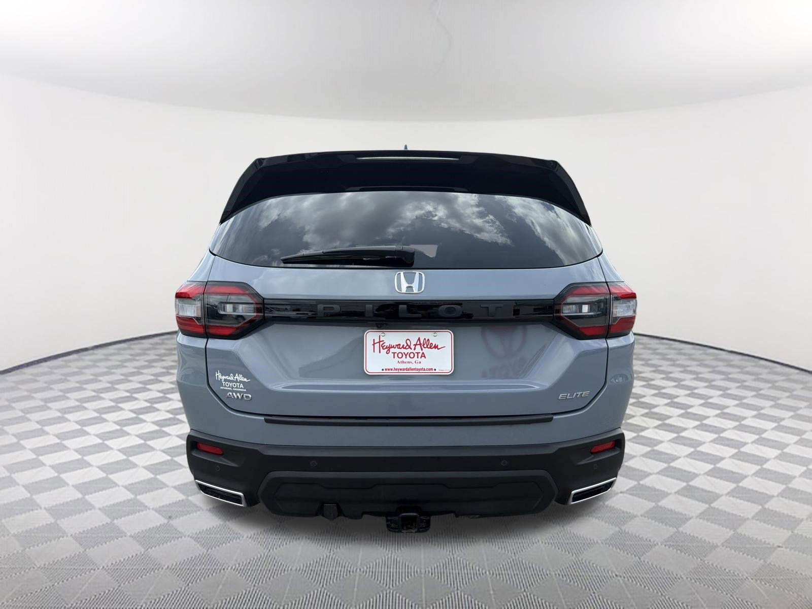 Used 2023 Honda Pilot Elite image 15