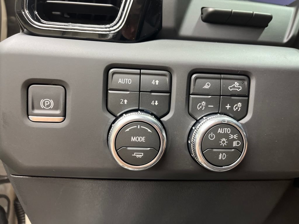 New 2026 GMC Sierra 1500 AT4 w/ AT4 Premium Package AWD/4WD image 12