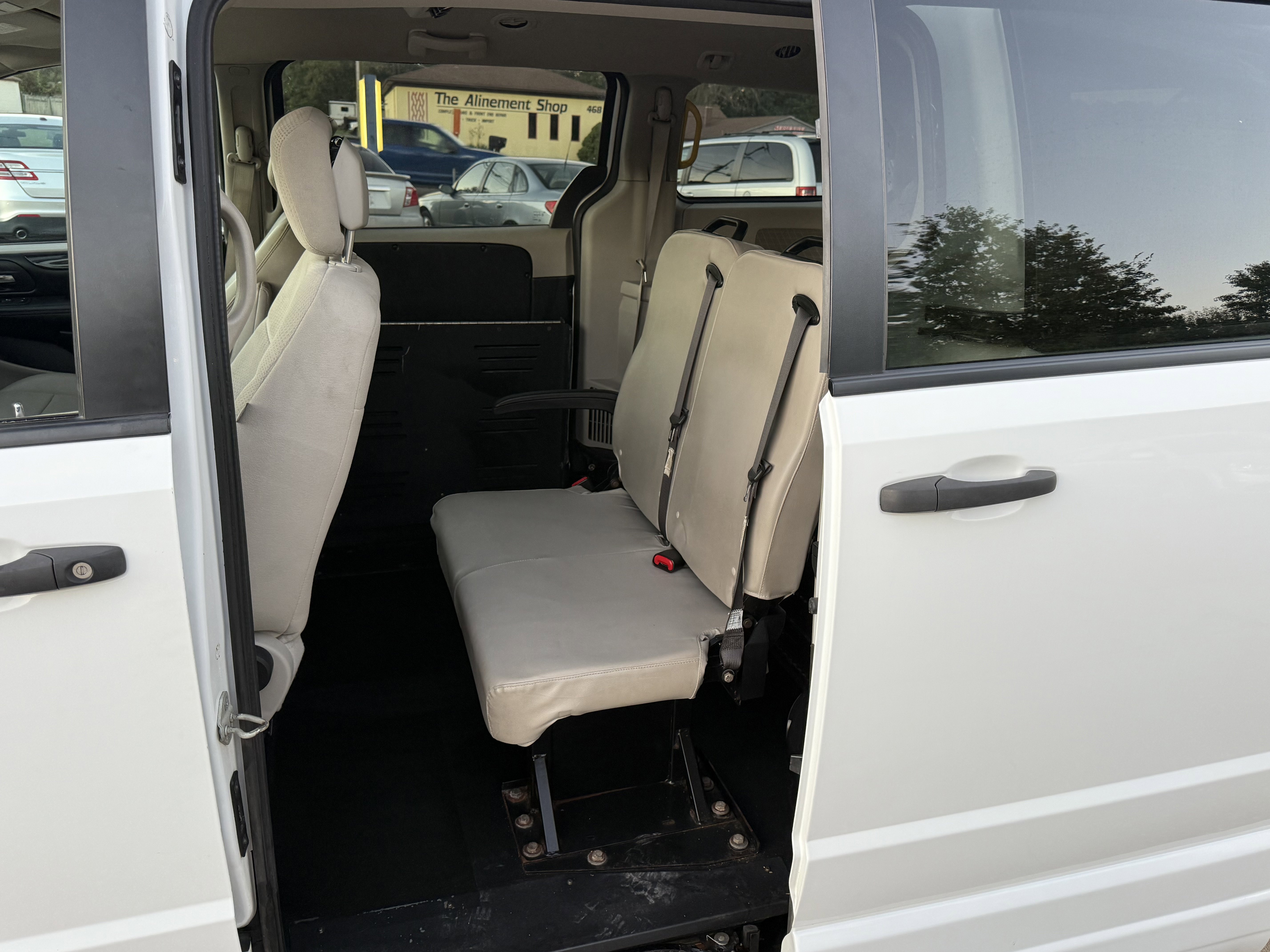 Used 2019 Dodge Grand Caravan SE image 27