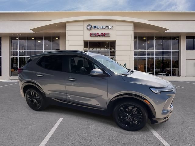 Used 2025 Buick Encore GX Sport Touring FWD image 17