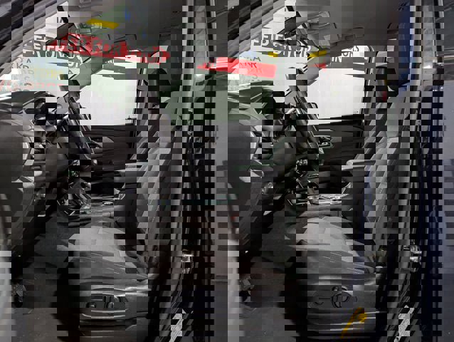 Used 2020 Chevrolet Traverse LT image 18