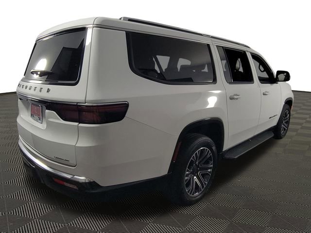 Used 2024 Jeep Wagoneer L Series II w/ Flexible Seating Group AWD/4WD image 8